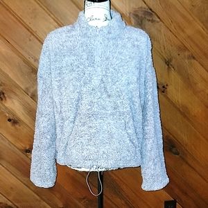 Fuzzy 3/4 zip up top